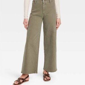 Universal Thread Wide-Leg Olive Green Jeans size 4